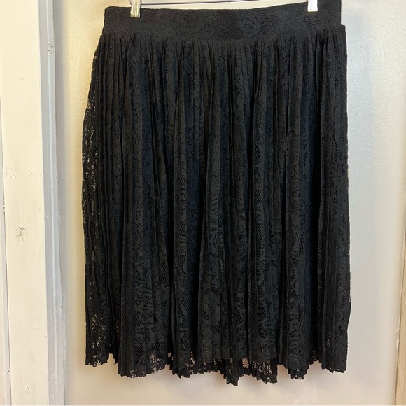 Torrid | Pleated Black Lace Dress Skirt - Picture 6 of 11